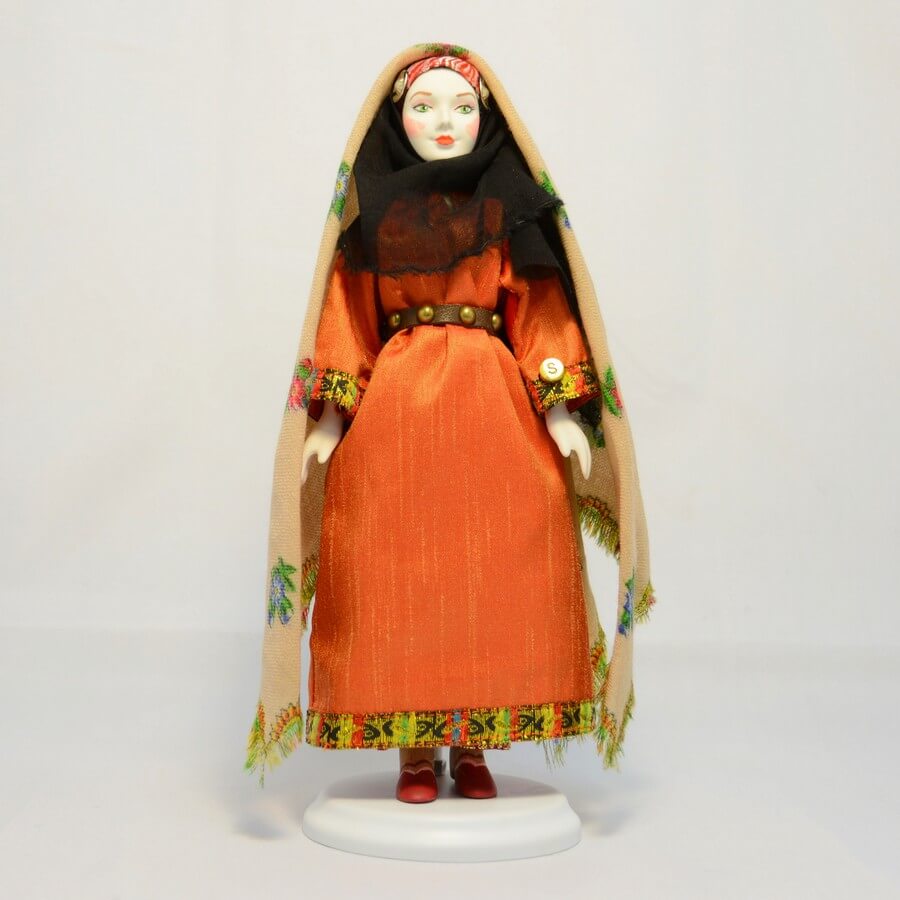 Коллекционная кукла в аварском (гидатлинском) национальном костюме