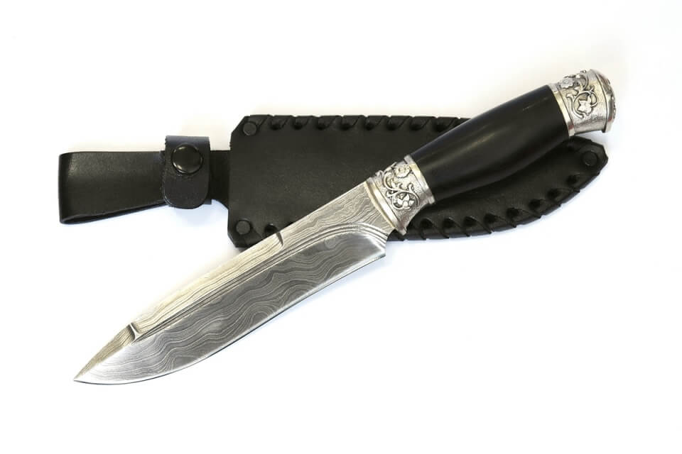Авторский кизлярский нож из дамасской стали Баттар №7 с гардами ручной работы