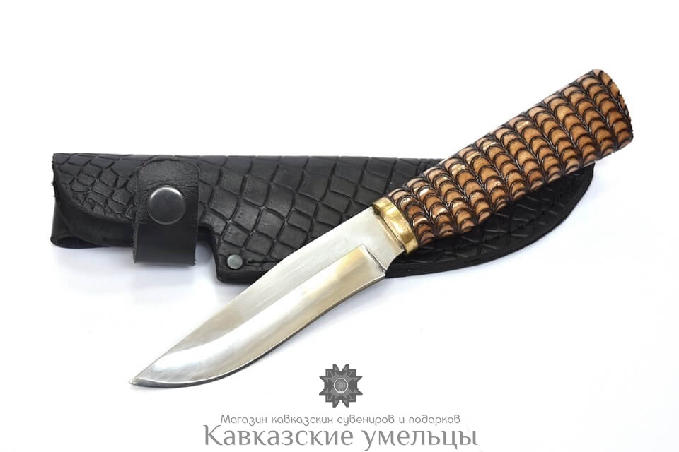 картинка Кизлярский нож Пиранья из каленой стали (жженый орех) от магазина Кавказские умельцы