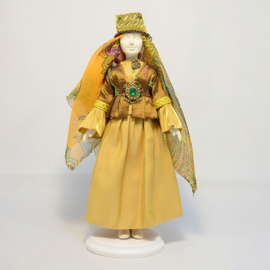 Коллекционная кукла в цахурском национальном костюме