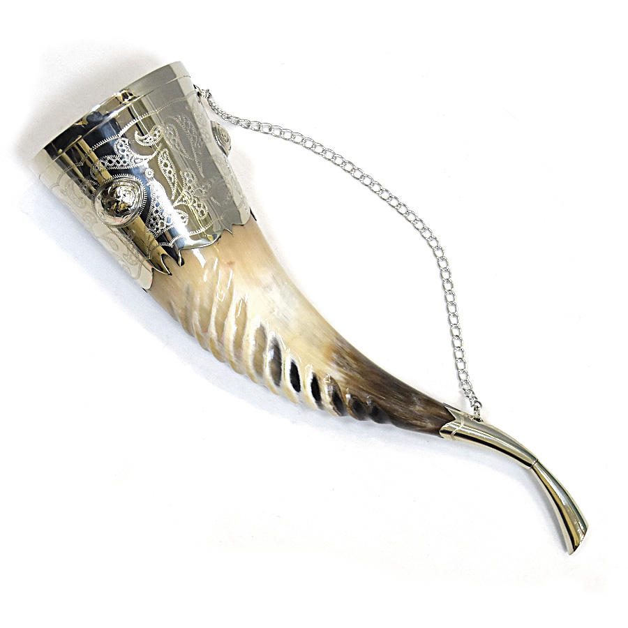 картинка Рог бычий рифленый с чашей и медальонами  (40-45см, мельхиор) от магазина Кавказские умельцы