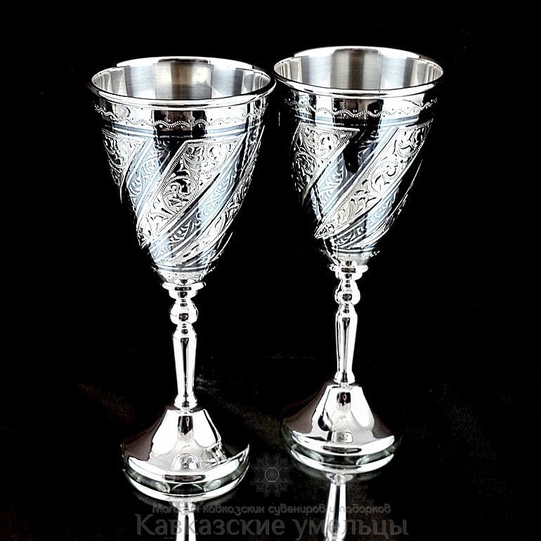 картинка Набор из двух серебряных рюмок "Династия" ручной работы от магазина Кавказские умельцы