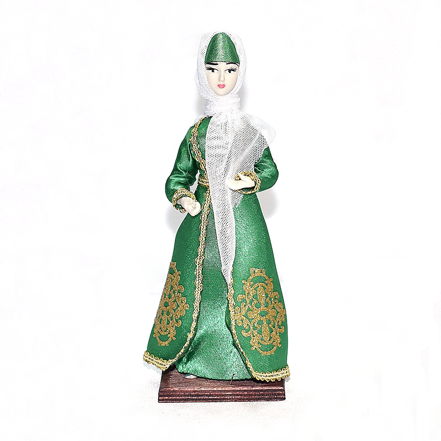 Сувенирная кукла Горянка в кавказском национальном платье зеленого цвета (20 см)