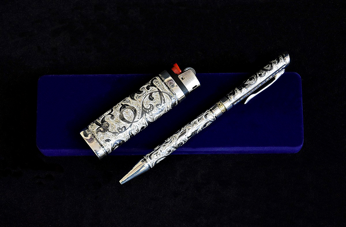 Подарочный набор серебряная ручка и зажигалка №1