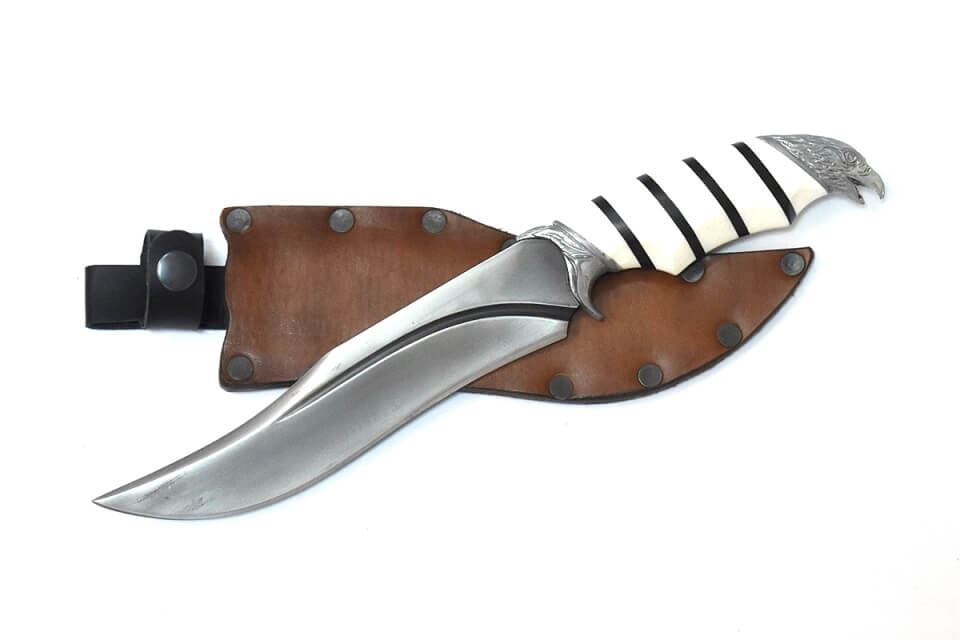 Авторский кизлярский нож "Ястреб" из рессорной стали с гардами ручной работы.
