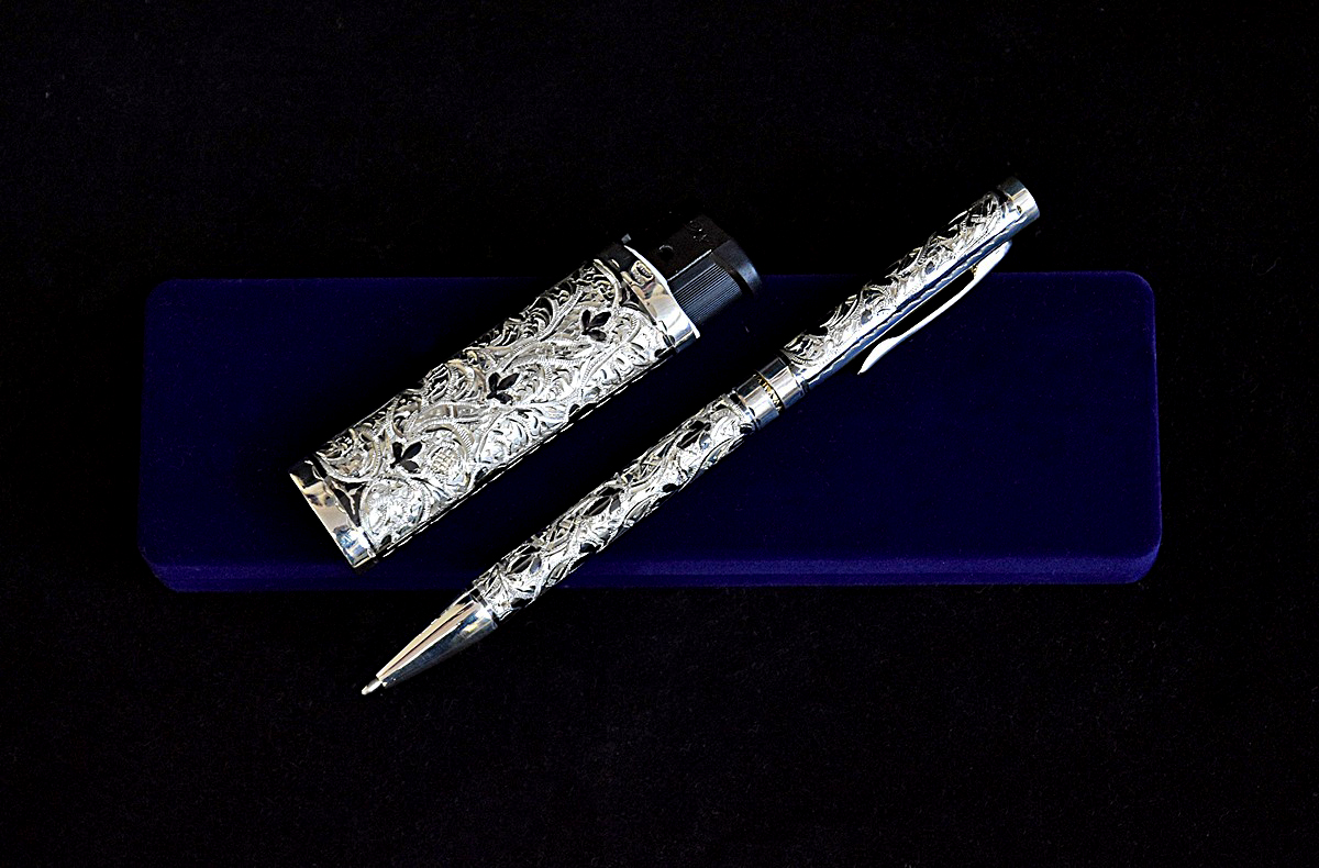Подарочный набор серебряная ручка и зажигалка №2