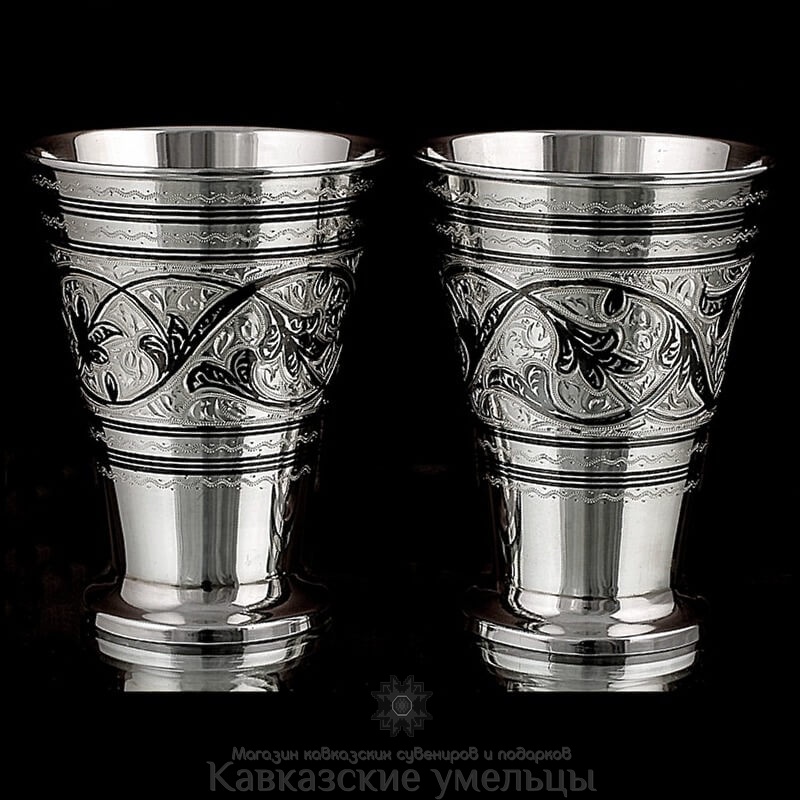 картинка Набор из двух серебряных стаканов "Конус" ручной работы от магазина Кавказские умельцы
