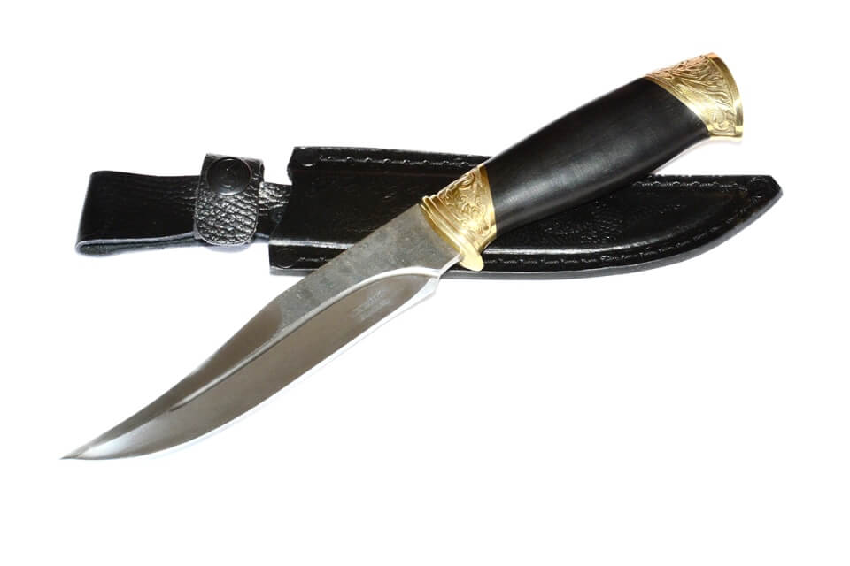 Кизлярский нож Гюрза из кованой стали с гардами ручной работы.