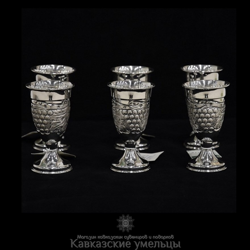 картинка Набор из шести серебряных рюмок "Виноград" ручной работы от магазина Кавказские умельцы