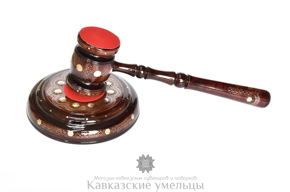 картинка Судейский молоток из кизилового дерева ручной работы от магазина Кавказские умельцы