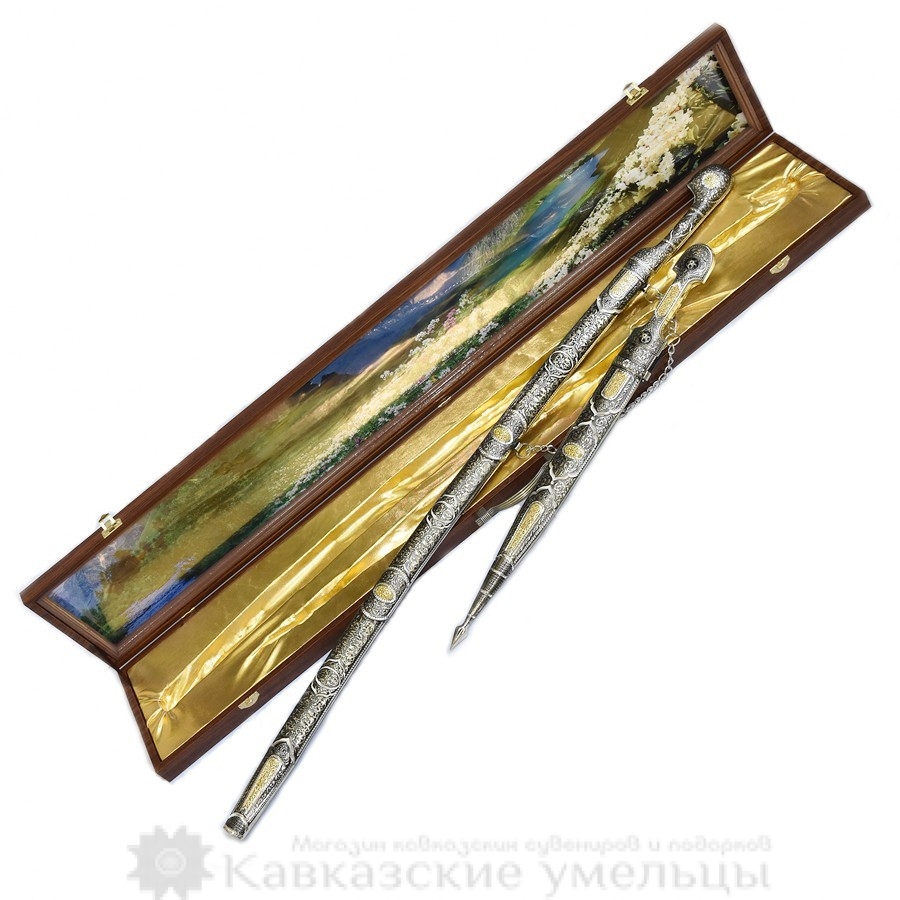 Подарочный набор "Оружие Кавказа" №2 (шашка и кинжал с позолоченными вставками в футляре)