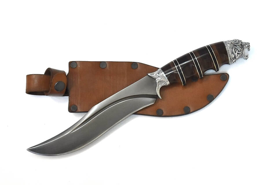 Авторский кизлярский нож "Медведь" из рессорной стали с гардами ручной работы.