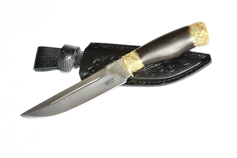 Кизлярский нож Соболь из кованой стали с гардами ручной работы.